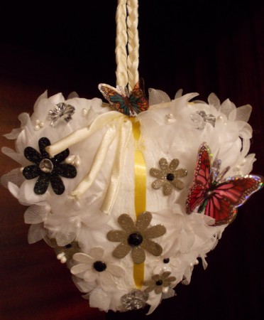 HEART (bowed) - WG2 - £2.50